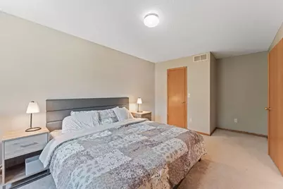 4791 Grenwich Road N, Oakdale, MN 55128 - Photo 16