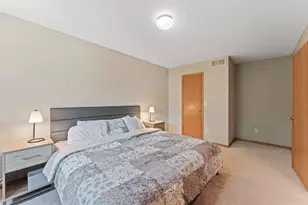 4791 Grenwich Rd N, Oakdale, MN 55128 - Photo 16