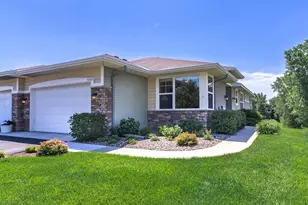 10709 Kingsfield Ln, Woodbury, MN 55129 - Photo 1