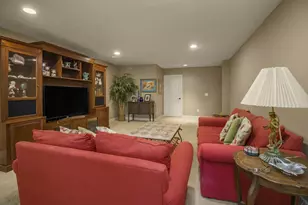 10709 Kingsfield Ln, Woodbury, MN 55129 - Photo 32