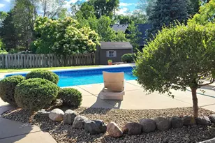 6102 Creek Ridge Ct, Minnetonka, MN 55345 - Photo 2