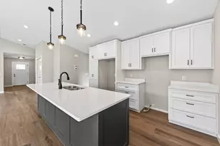 7255 Hawthorne Ct, North Branch, MN 55056 - Photo 8