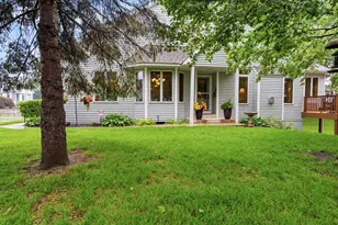 2751 Rivers Bluff Ln, Anoka, MN 55303 - Photo 2
