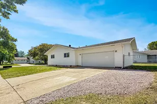 2403 18th St S, Moorhead, MN 56560 - Photo 2