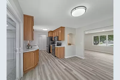 2403 18th Street S, Moorhead, MN 56560 - Photo 6