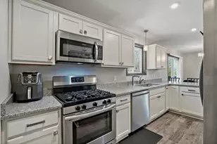 7106 Calumet Ct, Savage, MN 55378 - Photo 6