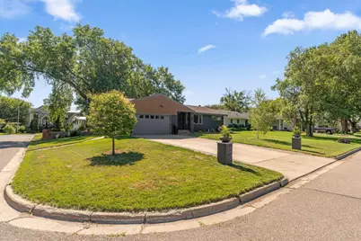 4544 Perry Avenue N, Robbinsdale, MN 55422 - Photo 2