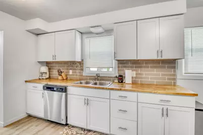 2402 Broadway N, Fargo, ND 58102 - Photo 12