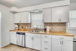 2402 Broadway N, Fargo, ND 58102 - Photo 12