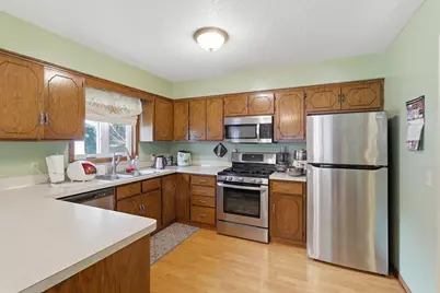 10824 95th Place N, Maple Grove, MN 55369 - Photo 8