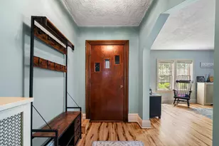665 5th St E, Saint Paul, MN 55106 - Photo 8