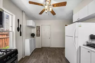 665 5th St E, Saint Paul, MN 55106 - Photo 14