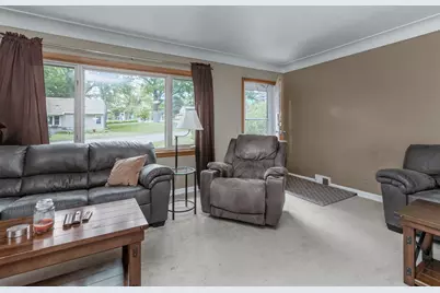 2087 Eldridge Avenue E, North Saint Paul, MN 55109 - Photo 4