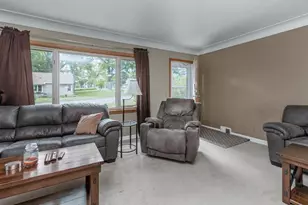 2087 Eldridge Ave E, North Saint Paul, MN 55109 - Photo 4