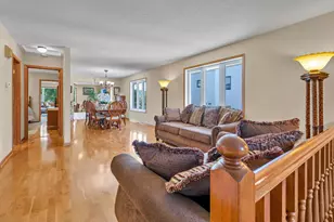 343 Pierce St NE, Minneapolis, MN 55413 - Photo 2
