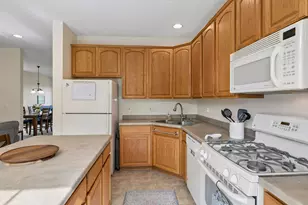 9993 Pincherry Ln, Eden Prairie, MN 55347 - Photo 16