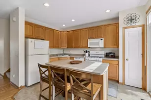 9993 Pincherry Ln, Eden Prairie, MN 55347 - Photo 14