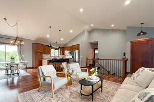 3927 Stone Point Dr NE, Rochester, MN 55906 - Photo 8
