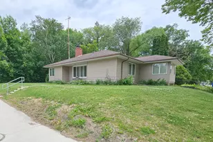 621 10th Ave, Clarkfield, MN 56223 - Photo 2
