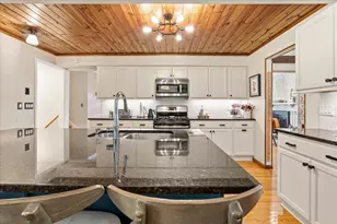 8435 Wesley Dr, Golden Valley, MN 55427 - Photo 8