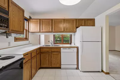 5317 Highpointe Terrace, Bloomington, MN 55437 - Photo 10