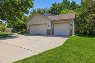 9953 Starlight Dr, Woodbury, MN 55125 - Photo 50
