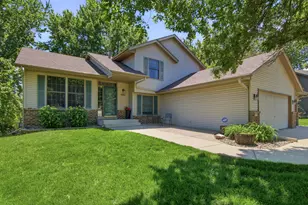 9953 Starlight Dr, Woodbury, MN 55125 - Photo 2