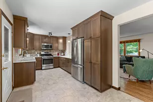 6911 Ticonderoga Trail, Eden Prairie, MN 55346 - Photo 8