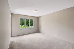 1790 Crestridge Ln, Eagan, MN 55122 - Photo 8
