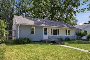 708 19th St N, Moorhead, MN 56560 - Photo 2