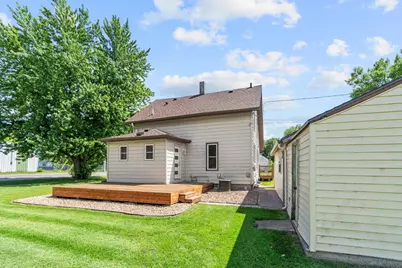 720 Fir Avenue, Bird Island, MN 55310 - Photo 8