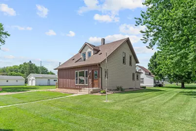 720 Fir Avenue, Bird Island, MN 55310 - Photo 6