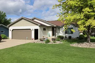 736 Main St, Breckenridge, MN 56520 - Photo 1