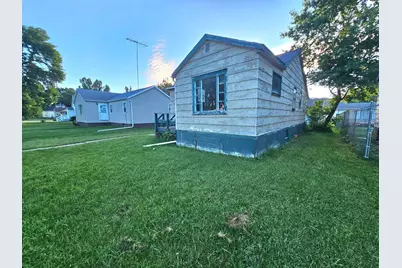 414 Crocker Avenue S, Thief River Falls, MN 56701 - Photo 4