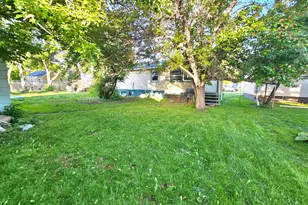 414 Crocker Ave S, Thief River Falls, MN 56701 - Photo 4