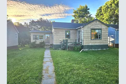 414 Crocker Avenue S, Thief River Falls, MN 56701 - Photo 2