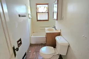 414 Crocker Ave S, Thief River Falls, MN 56701 - Photo 10
