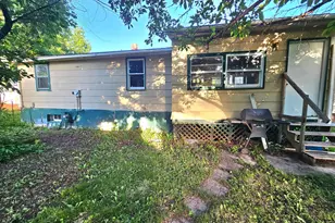 414 Crocker Ave S, Thief River Falls, MN 56701 - Photo 6