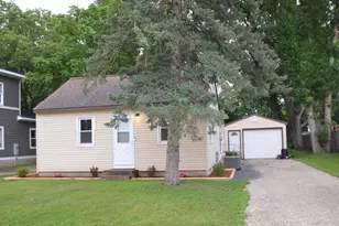 318 N Austin Ave, Litchfield, MN 55355 - Photo 2