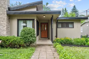 620 Oak St W, Stillwater, MN 55082 - Photo 2