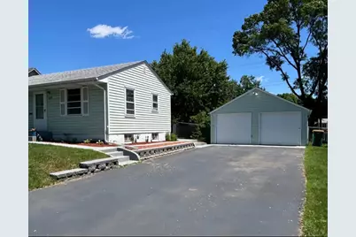8519 Stevens Avenue S, Bloomington, MN 55420 - Photo 2