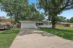5518 Regent Ave N, Crystal, MN 55429 - Photo 2