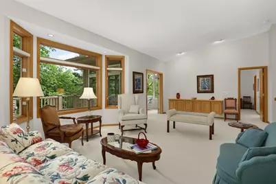 7081 Crowne Oak Road, Eden Prairie, MN 55344 - Photo 4