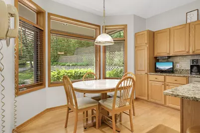 7081 Crowne Oak Road, Eden Prairie, MN 55344 - Photo 12