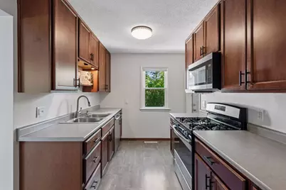 8620 Russell Avenue S, Bloomington, MN 55431 - Photo 6