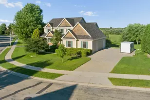 5352 Scenic Oak Dr SW, Rochester, MN 55902 - Photo 2