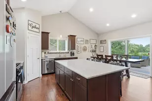 2657 Goodview Ave N, Oakdale, MN 55128 - Photo 8