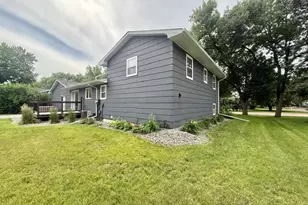 103 Northwood Dr, Redwood Falls, MN 56283 - Photo 4
