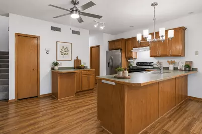 7582 6th Street N, Oakdale, MN 55128 - Photo 2