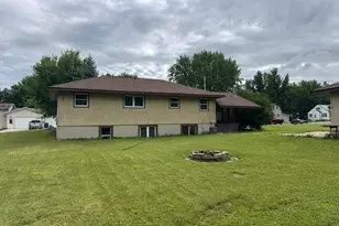 435 W Ottawa St, Le Center, MN 56057 - Photo 24